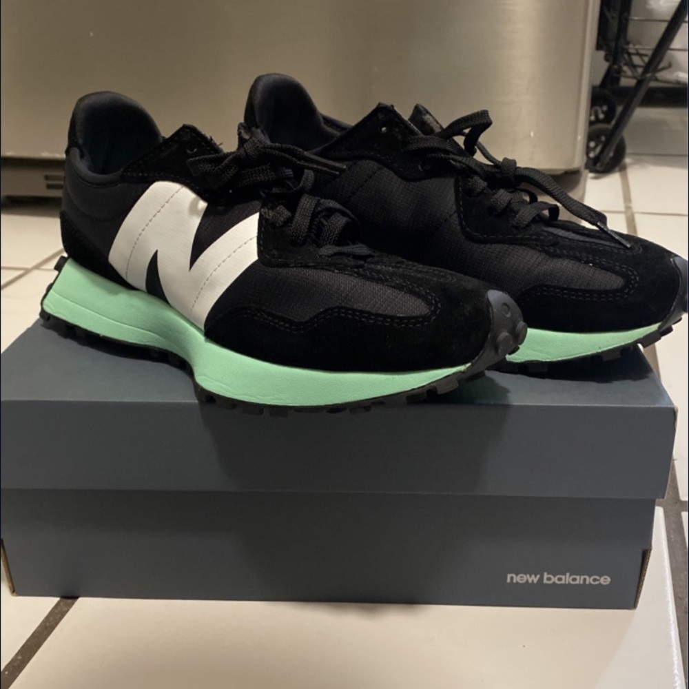 New Balance 327 
Size 9 W/ 7.5M
Medium fit
Worn once
